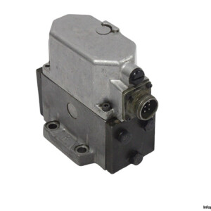 moog-E062-057A-servo-valve-(Used)