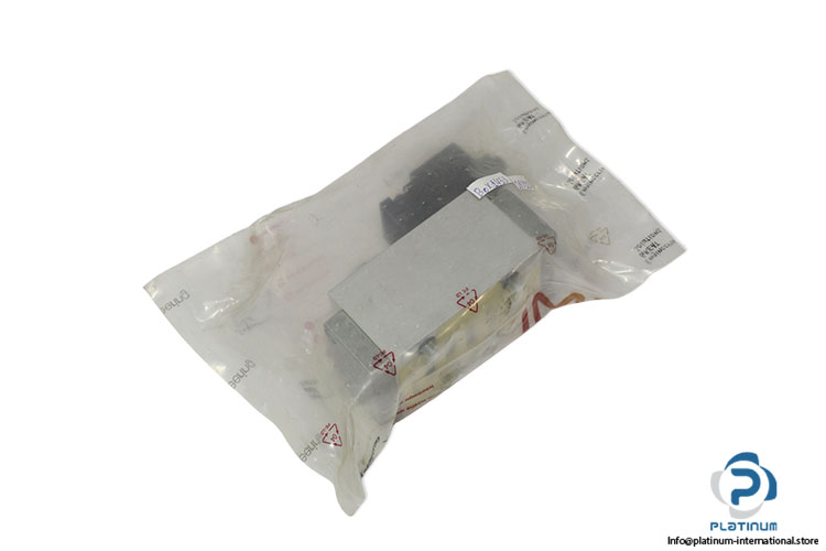 norgren-UM_22253_172_61_13J-single-solenoid-valve-(New)-1