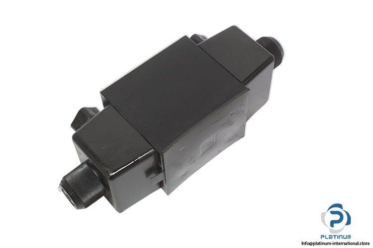 parker-D3W4CNTP30-directional-control-valve-(New)-1