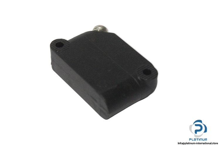 balluff-BES-R05KB-PSC20B-S49-inductive-sensor-(new)-1