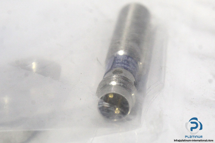 telemecanique-XS508B1PBM8-inductive-proximity-sensor-(new)-2