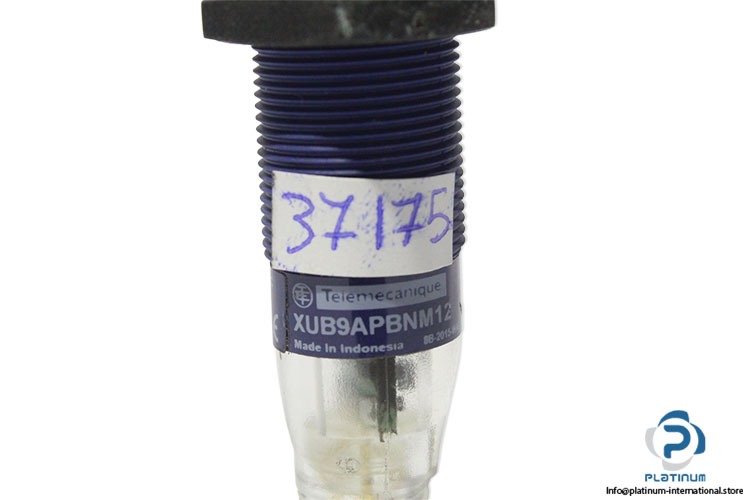 telemecanique-XUB9APBNM12-photoelectric-sensor-(new)-3