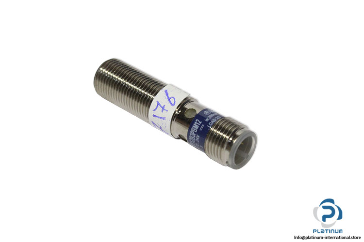 telemecanique-XS112B3PBM12-inductive-sensor-(new)