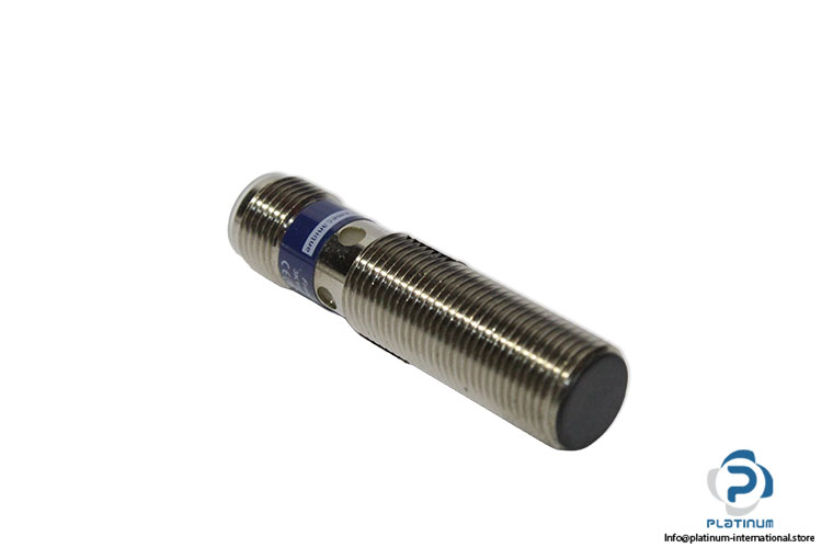 telemecanique-XS112B3PBM12-inductive-sensor-(new)-1