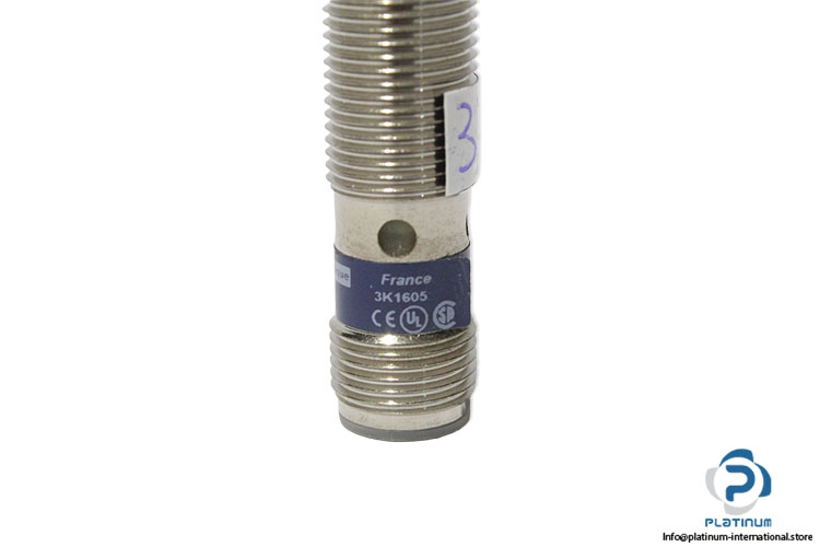 telemecanique-XS112B3PBM12-inductive-sensor-(new)-6