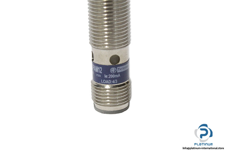 telemecanique-XS112B3PAM12-inductive-sensor-(new)-(package)-4