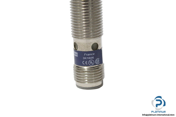 telemecanique-XS112B3PAM12-inductive-sensor-(new)-(package)-6
