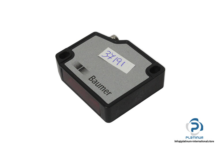 baumer-OM30-L0550.HV.YIN-photoelectric-distance-sensor-(new)-(carton)