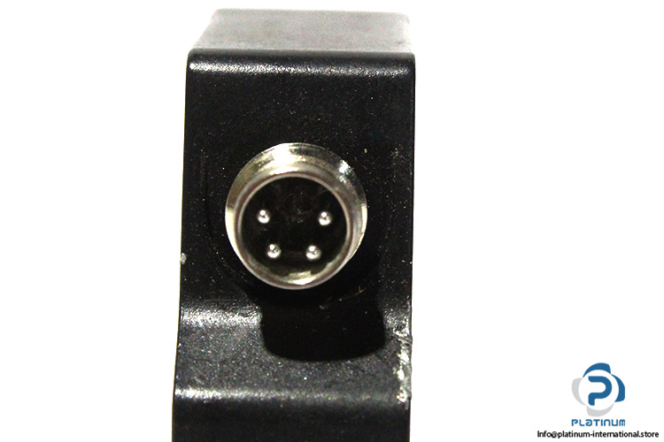 baumer-OM30-L0550.HV.YIN-photoelectric-distance-sensor-(new)-(carton)-2