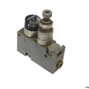 PNEUMAX 17522A4.C PRESSURE REGULATOR WITH MANOMETER