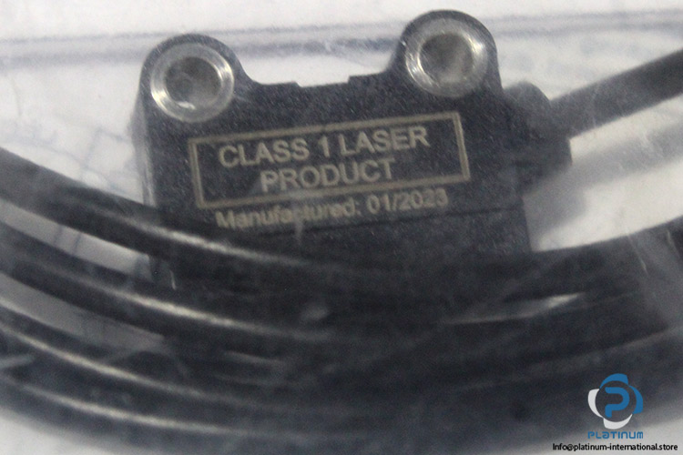 baumer-O200-GL-GW1J-72CV-F160-B005-diffuse-sensor-(new)-(package)-1