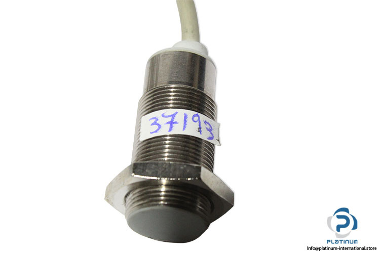 baumer-MDRM-18U9524-1.94m-magnetic-angle-sensor-(used)-2