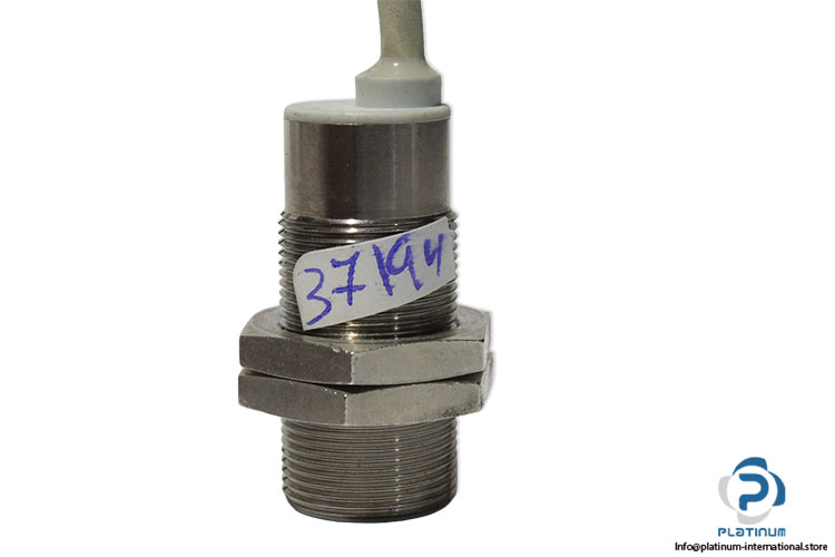 baumer-MDRM-18U9524-0.9m-magnetic-angle-sensor-(used)-2