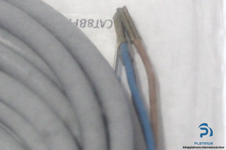 micro-detectors-PE6_CP-1A-inductive-proximity-sensor-(new)-(package)-1