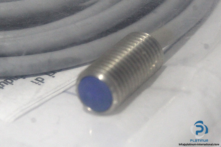 micro-detectors-PE6_CP-1A-inductive-proximity-sensor-(new)-(package)-2
