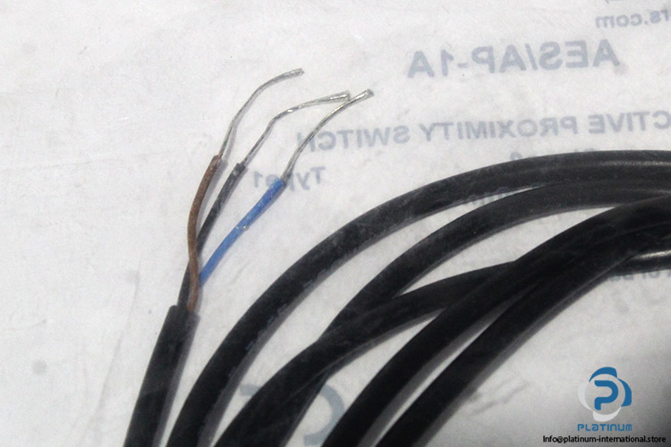 micro-detectors-AES_AP-1A-inductive-proximity-sensor-(new)-(package)-1