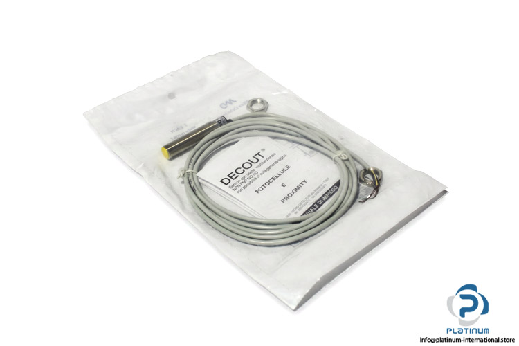 micro-detectors-PM3_00-1A-inductive-proximity-sensor-(new)-(package)
