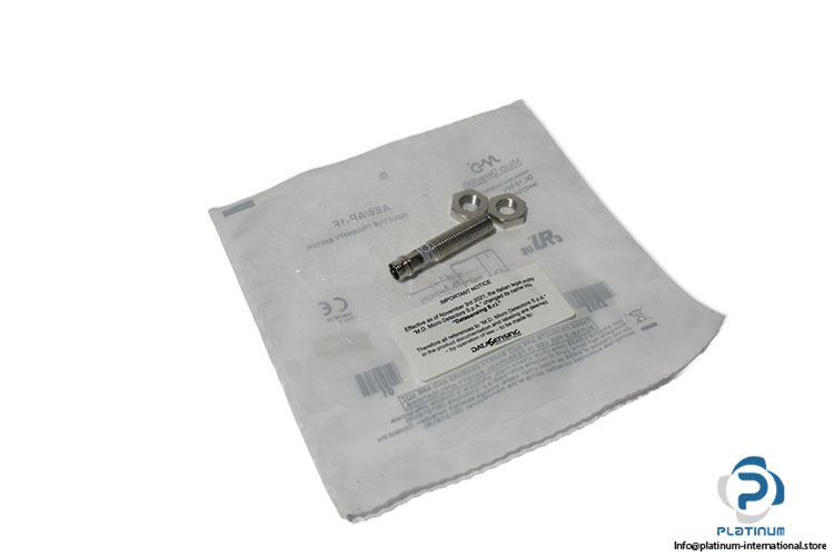 micro-detectors-AE6_AP-1F-inductive-proximity-sensor-(new)-(package)
