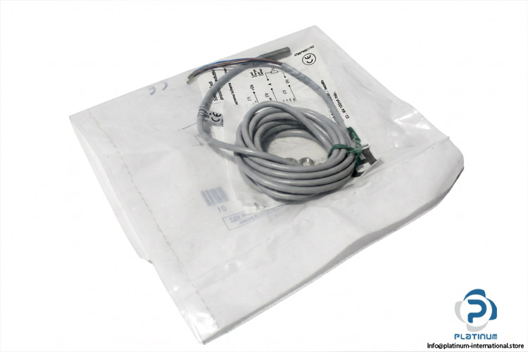 micro-detectors-PD1_CP-1A-inductive-proximity-sensor-(new)-(package)
