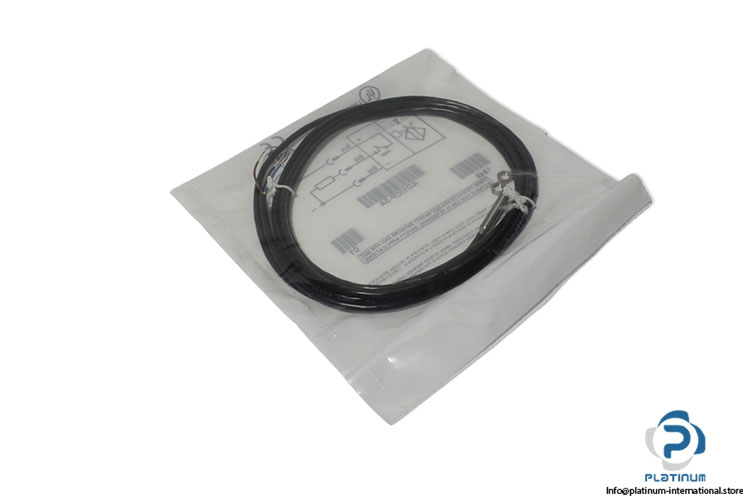 micro-detectors-AD1_CP-3A-inductive-proximity-sensor-(new)-(package)