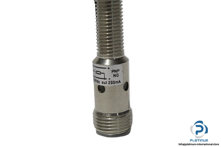 micro-detectors-AE1_AP-1H-inductive-proximity-sensor-(new)-5