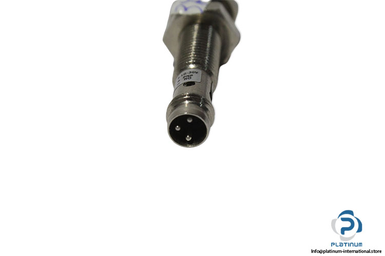 micro-detectors-AE1_AP-2F-inductive-proximity-sensor-(new)-2