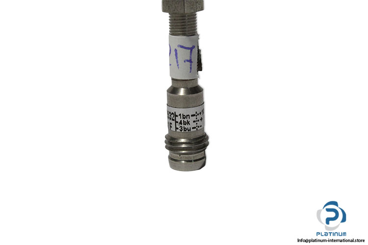 micro-detectors-PD1_CP-1F-inductive-proximity-sensor-(new)-(package)-5