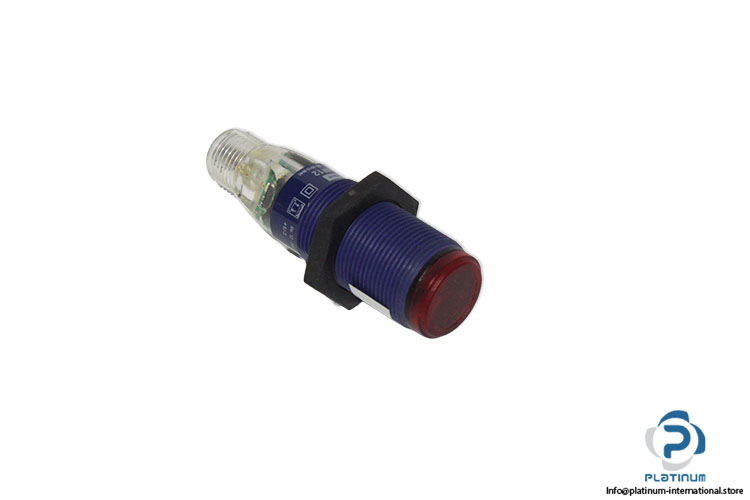 telemecanique-XUB9APBNM12-photoelectric-sensor-(used)-1