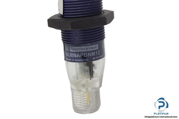 telemecanique-XUB9APBNM12-photoelectric-sensor-(used)-3