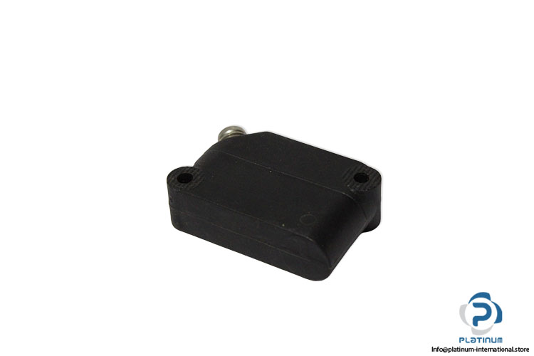 balluff-BES-R05KB-PSC20B-S49A-inductive-sensor-(Used)-1