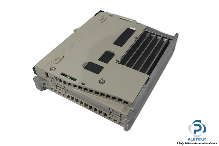 yaskawa-SGD7S-R70AE0A-servo-drive-(New)-1