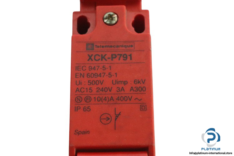 telemecanique-XCK-P791-safety-switch-(used)-1