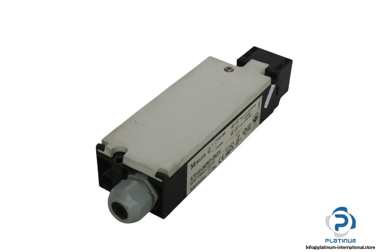moeller-AT0-02-24DMT-ZBZ_X-SAFETY-interlock-switch-(used)