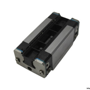 rexroth-R162922132-runner-block-new.jpg