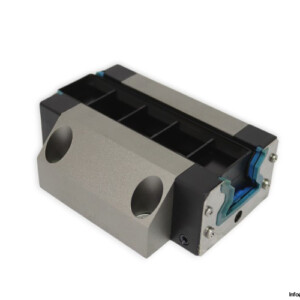 rexroth-R185132310-roller-runner-block-new-2.jpg