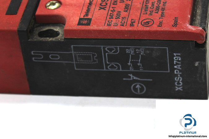 telemecanique-xcs-pa791-safety-switch-2