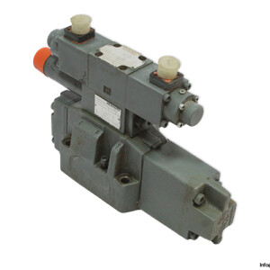 Rexroth-r900383767-proportional-directional-valve(used).jpg