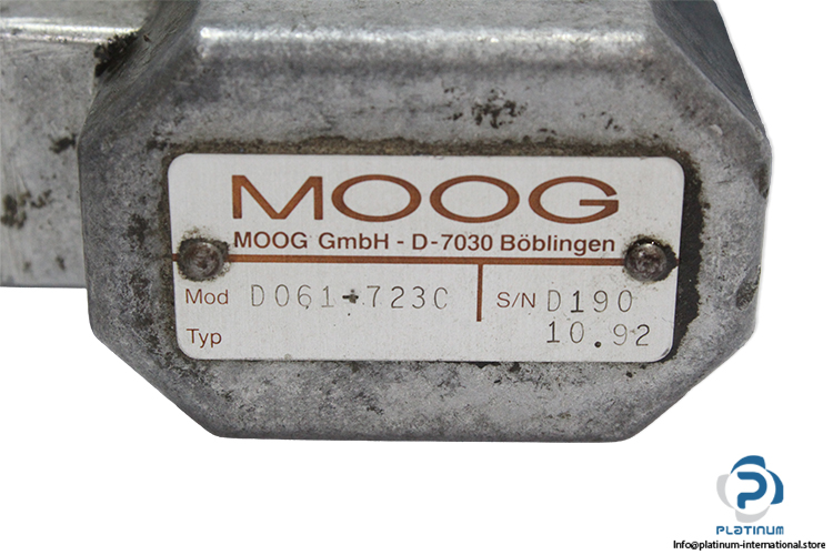 Moog-d6-627902a-electrohydraulic-servo-valve(used)-2.jpg