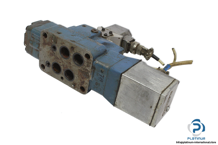 Moog-d6-627902a-electrohydraulic-servo-valve(used)-3.jpg