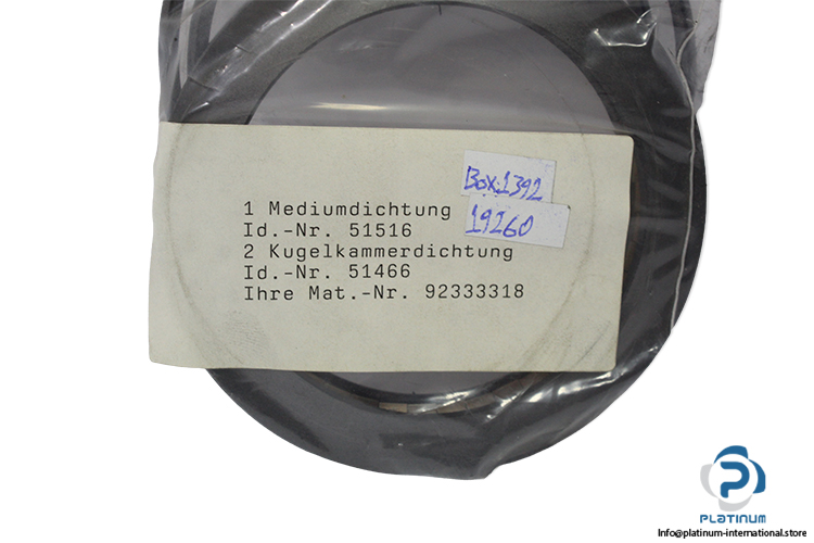 92333318-medium-seal(new)-2.jpg