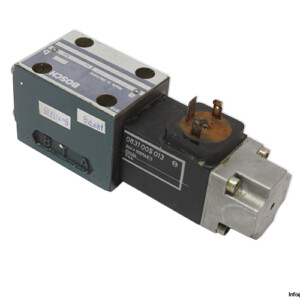 Bosch 0 810 090 357 Solenoid Operated Directional Valve