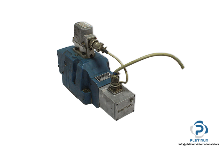 moog-d061-603c-single-stage-servo-valve(used).jpg