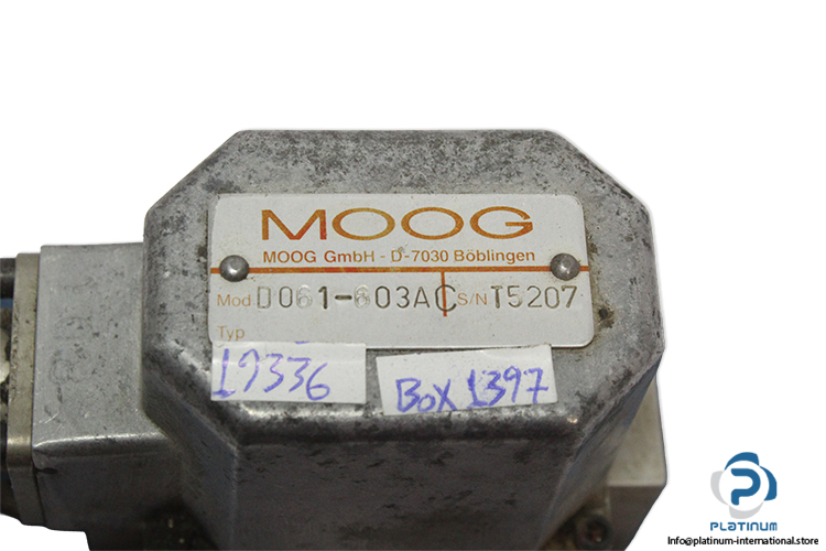 moog-d061-603c-single-stage-servo-valve(used)-2.jpg