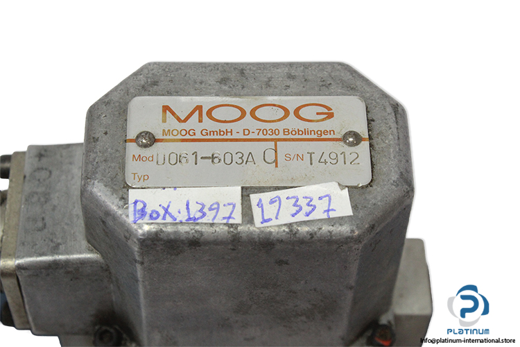 moog-d061-603c-single-stage-servo-valve-with-Proportional(used)-2.jpg