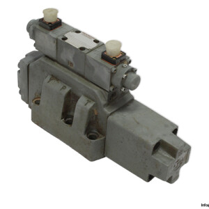 rexroth-4-wrz-25-e325-31-6a24k4-m-140-proportional-directional-valve(used).jpg