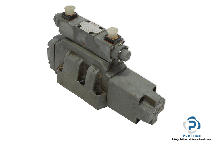 rexroth-4-wrz-25-e325-31-6a24k4-m-140-proportional-directional-valve(used).jpg