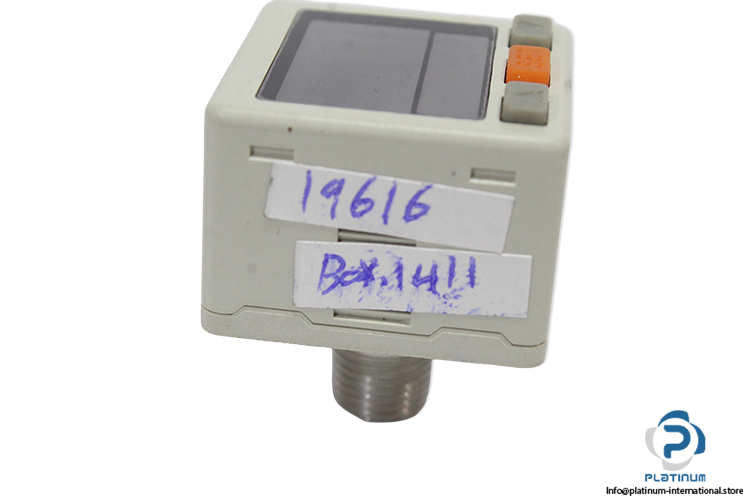 smc-ise30a-01-b-m-pressure-switch(new)-4.jpg