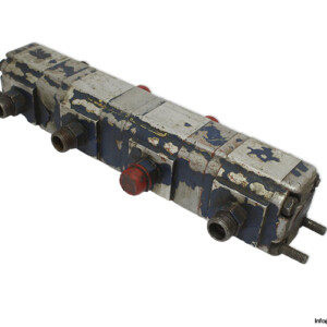 MTZ-4-148-flow-divider-valve-(Used).jpg
