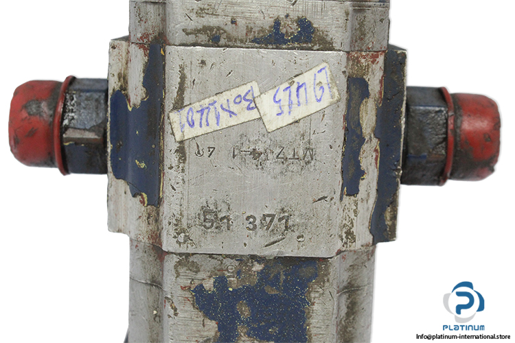 MTZ-4-148-flow-divider-valve-(Used)-1.jpg