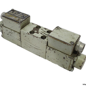 hydraulika-MRPS2420482A04-directional-valve-(Used).jpg